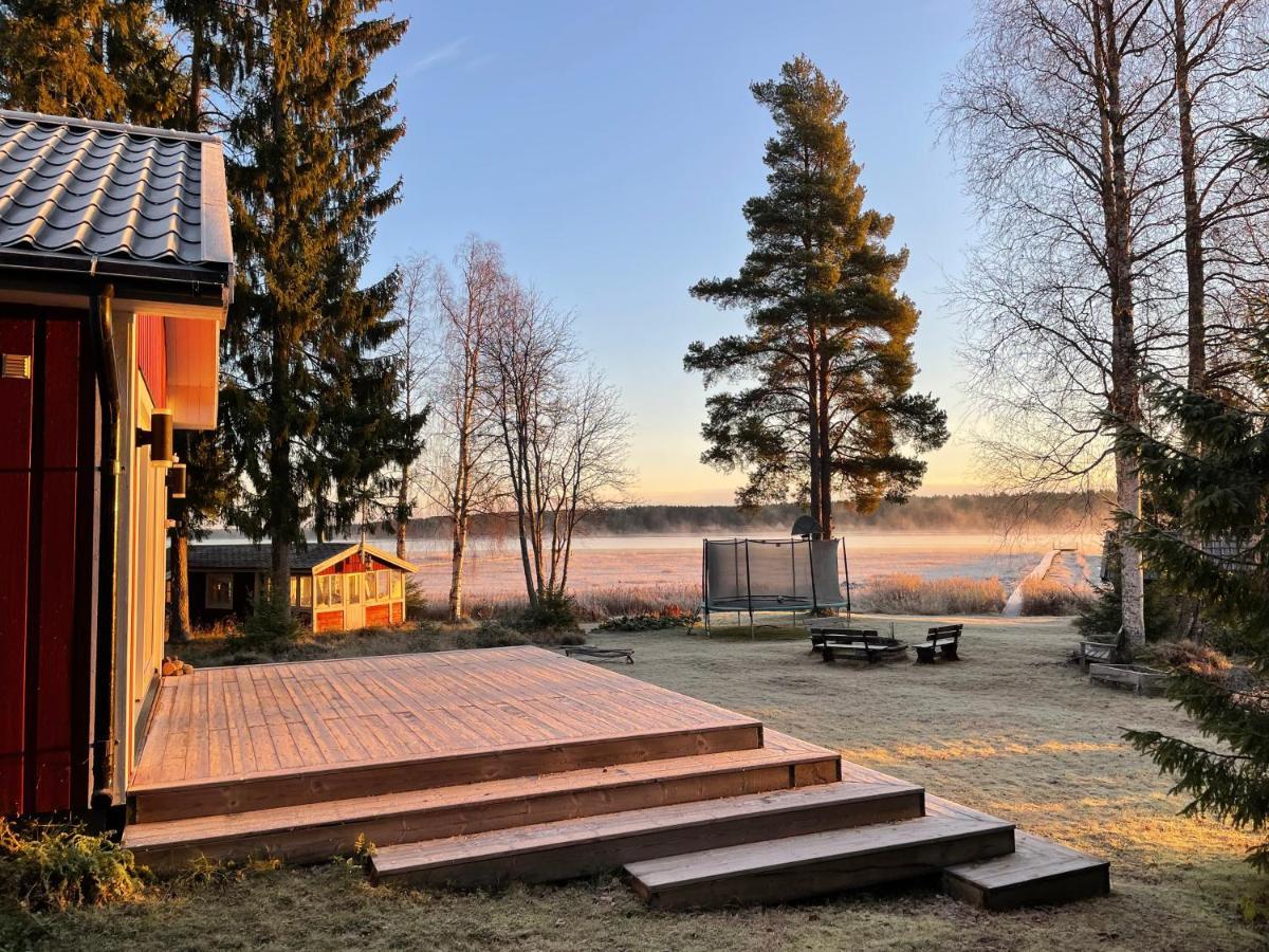 Beautiful House In The Nature With Private River Access Semesterbostad *